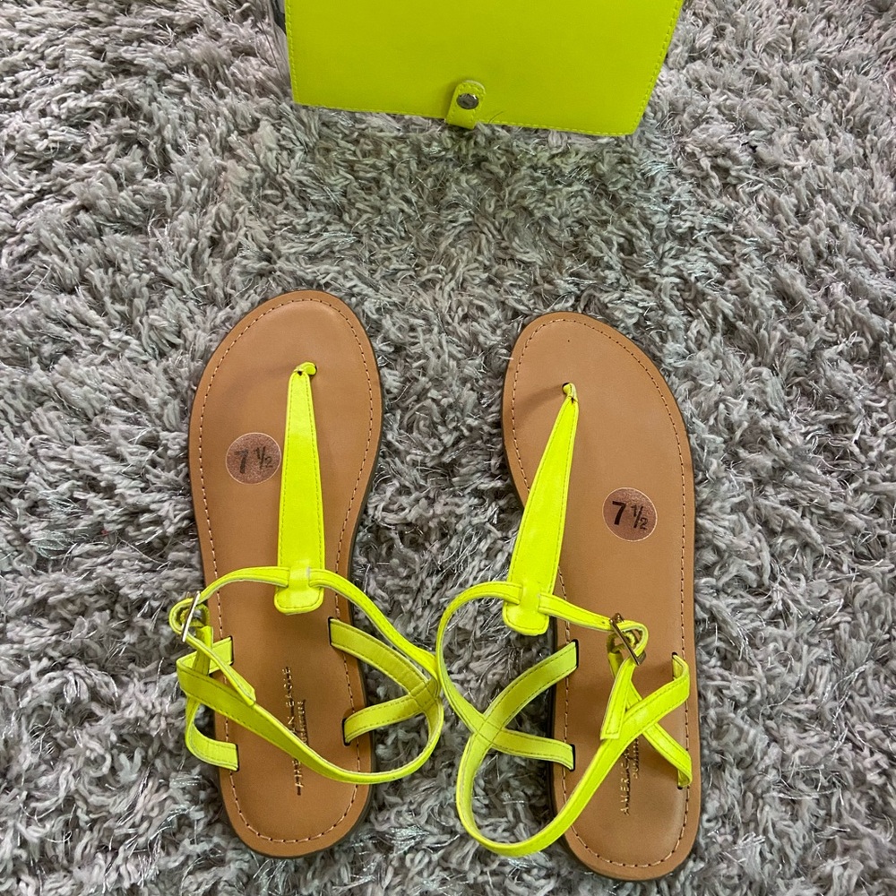 American Eagle thong sandals
